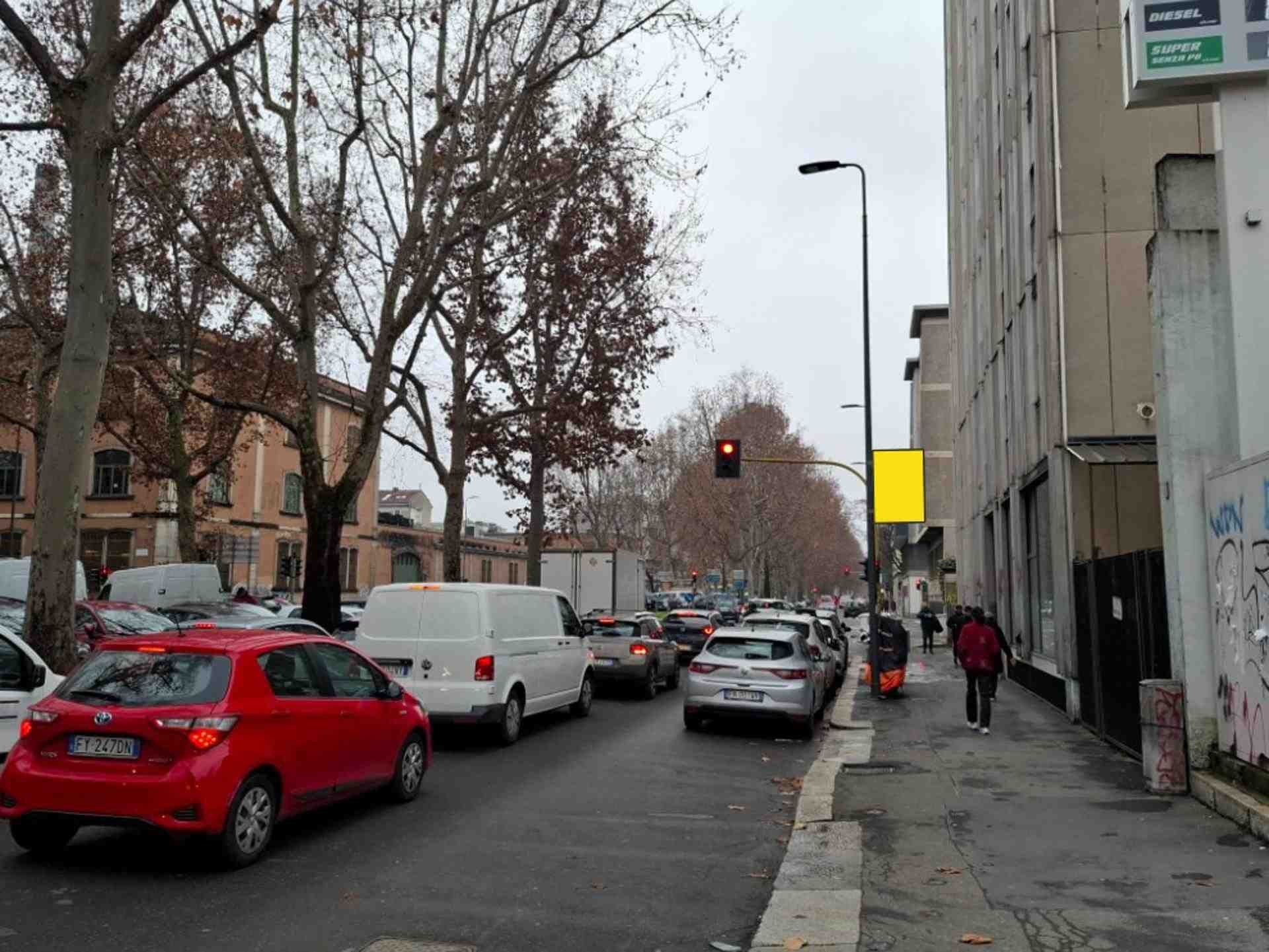 Pole sign Viale Edoardo Jenner palo n.30, Milano, Italy