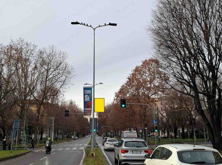 Pole sign Viale ulvio Testi palo n. 1, Milano, Italy