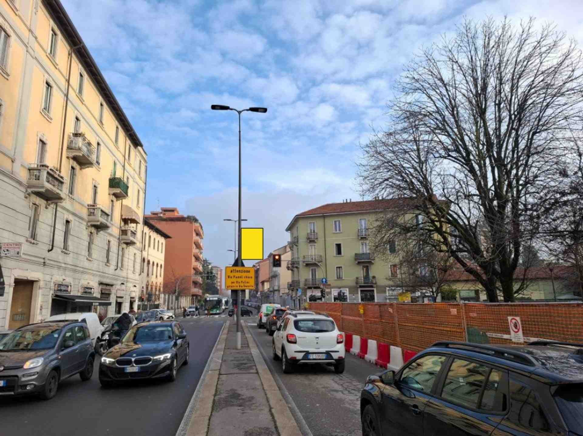 Pole sign Viale Sarca palo n. 22, Milano, Italy