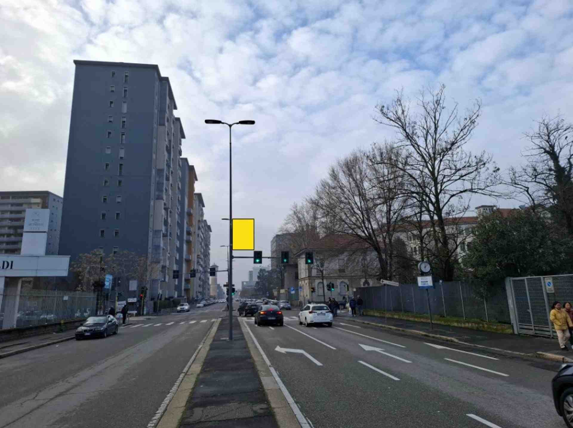 Pole sign Viale Sarca palo n. 111, Milano, Italy