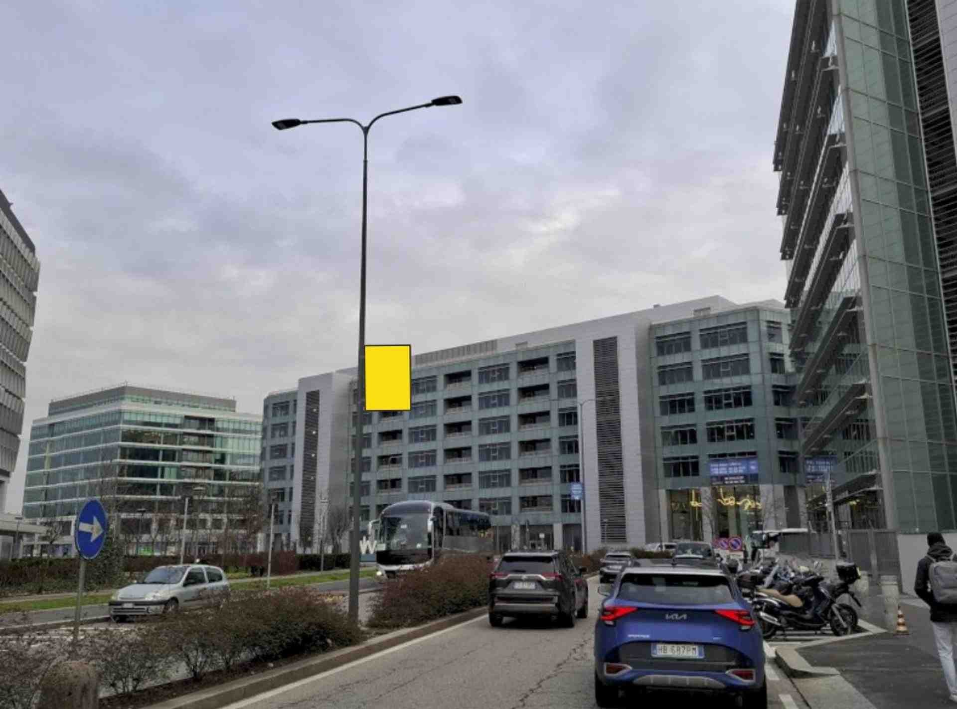 Pole sign Via Luigi Russolo palo n. 4, Milano, Italy