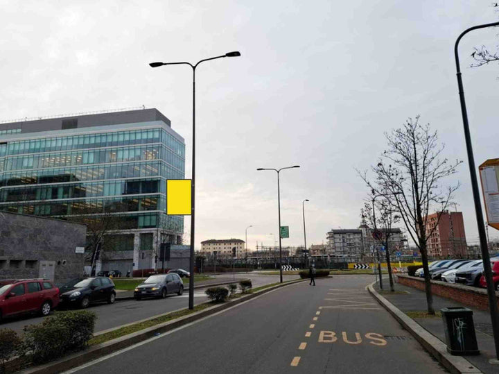 Pole sign Via Giacomo Manzù palo n. 2, Milano, Italy