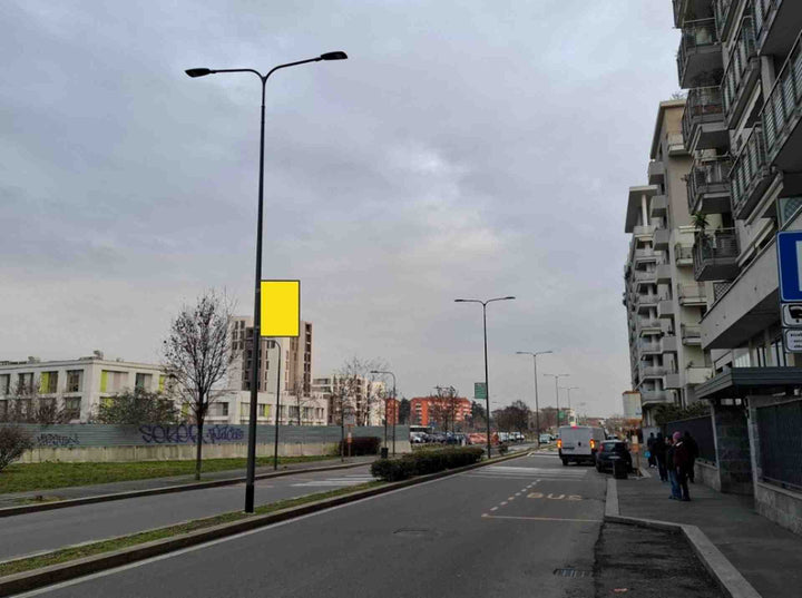 Pole sign Via Giacomo Manzù palo n. 7, Milano, Italy