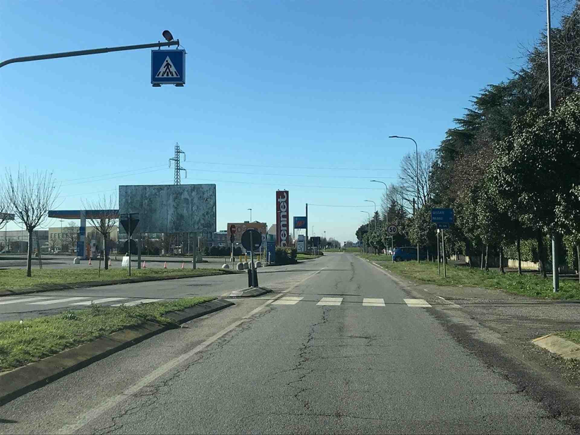 Temporary billboard S.p. 525 Km. 17+860/sx (dir. Bellinzago), Vaprio D'adda, Italy