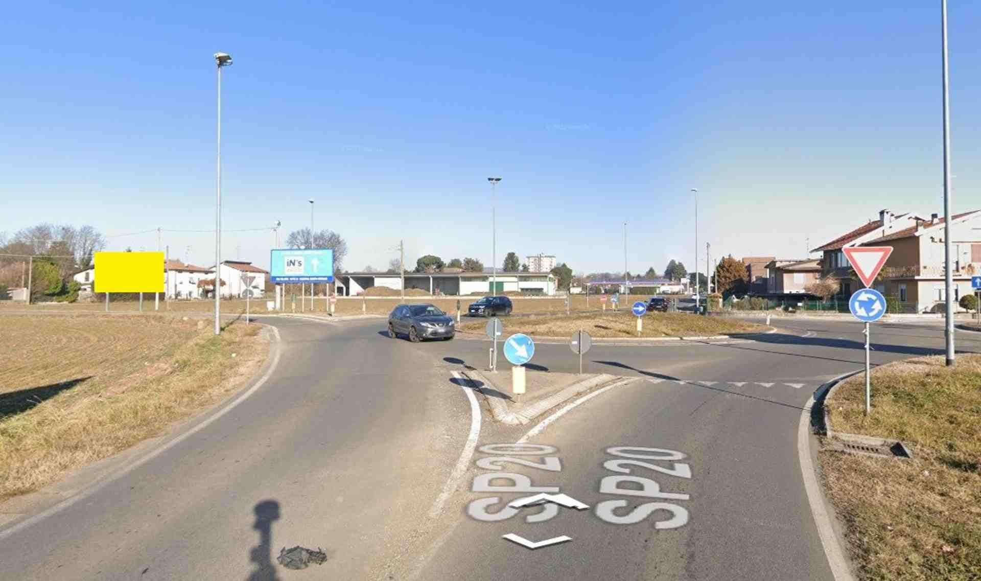 Temporary billboard Via Vespucci, 40 mt dopo SP 20, Cassano Magnago, Italy