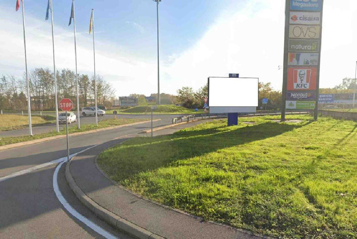 Temporary billboard S.p. 2 Km. 14+700/sx, Busnago, Italy