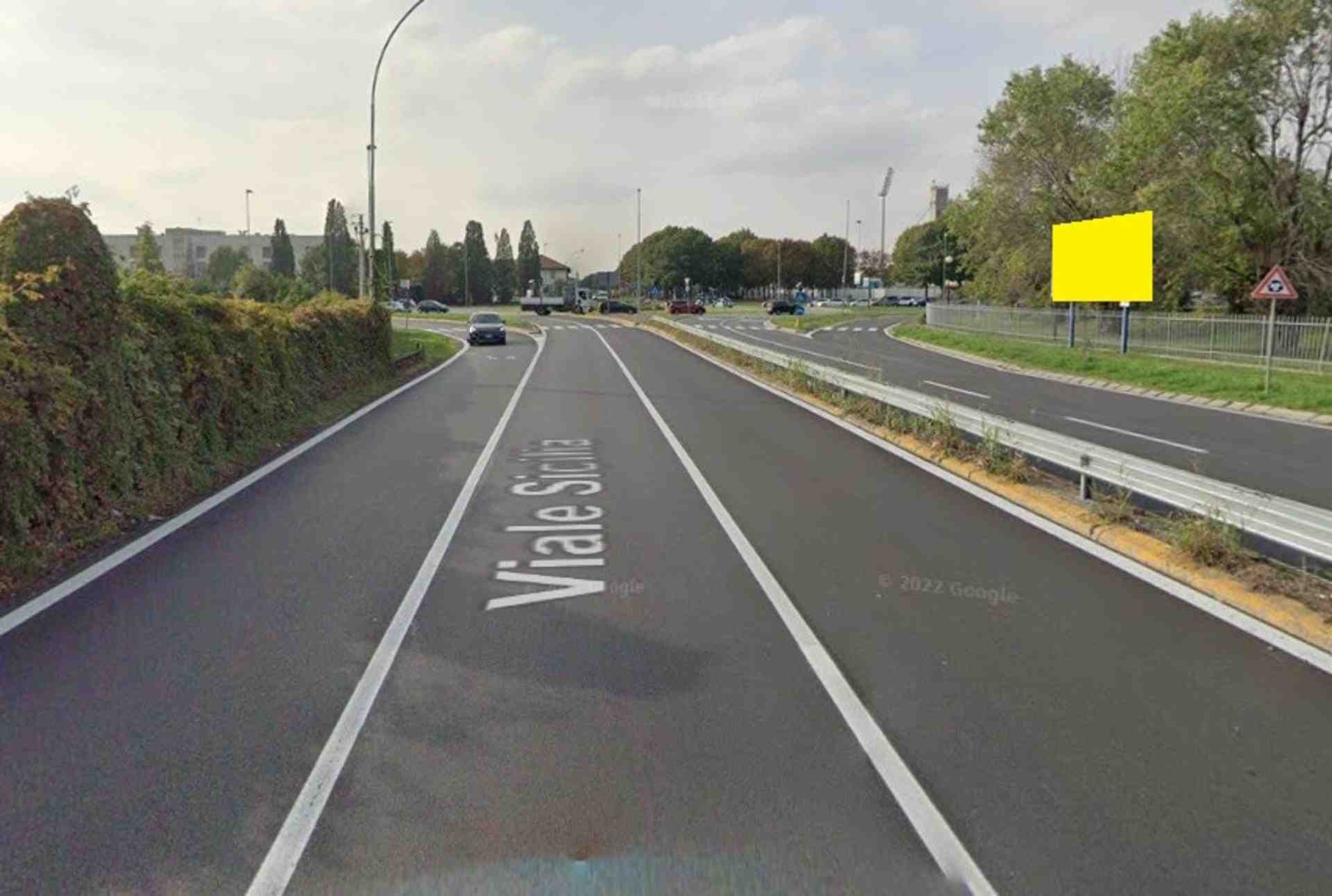 Temporary billboard Viale Sicilia 47 mt prima di Viale Stucchi, Monza, Italy