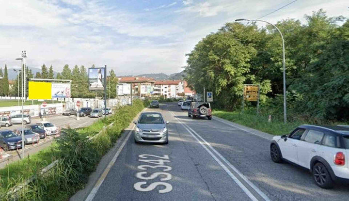 Temporary billboard Via Trento e Trieste, Ponte San Pietro, Italy