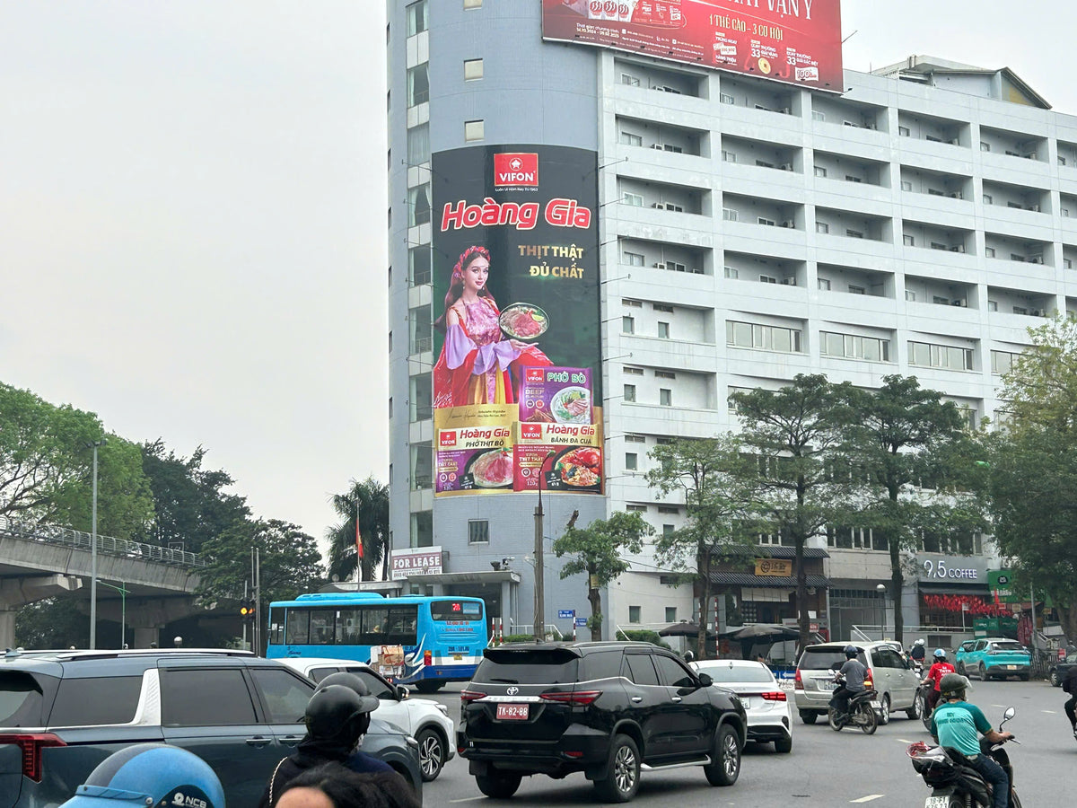 Roundabout crossroads Voi Phục, Vietnam